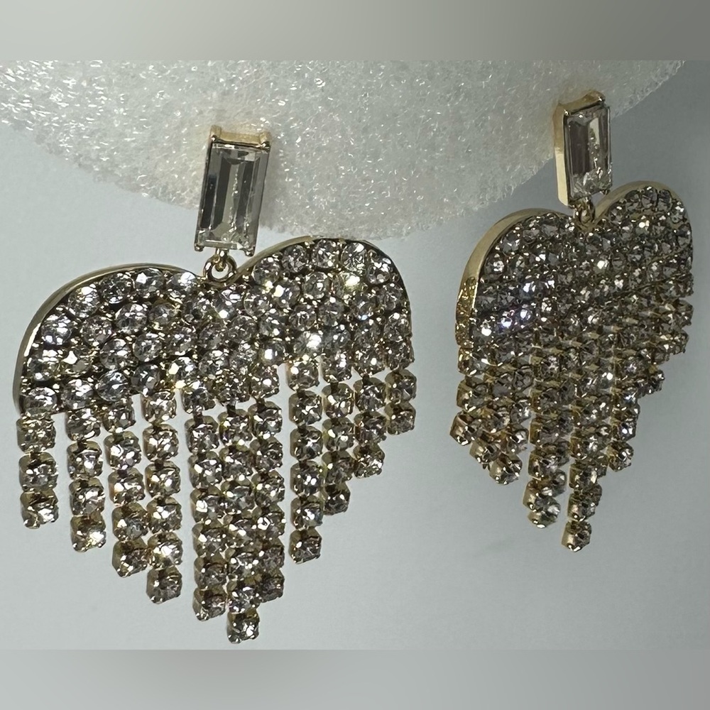 💛💎NWT GUESS Gold Tone Crystal Heart Dangle Statement Earrings Chandelier Sparkle - Picture 7 of 16